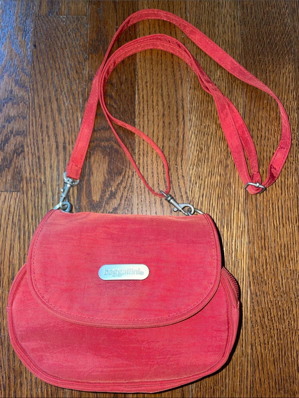 Baggallini small Crossbody Shoulder Bag